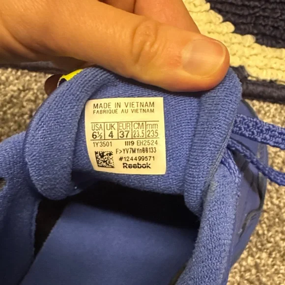 Reebok Women’s Classic Sneakers in Navy and Yellow - Picture 3 of 7